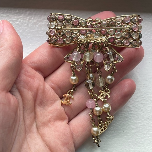 Vintage 2002 Chanel Gripoix Bow Brooch. - Picture 6 of 9